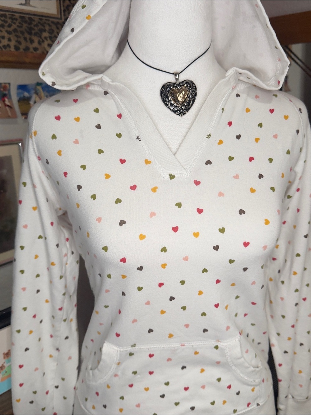 Y2K Women’s Heart-Print Hooded Pullover Sweatshirt - White - Picture 10 of 10